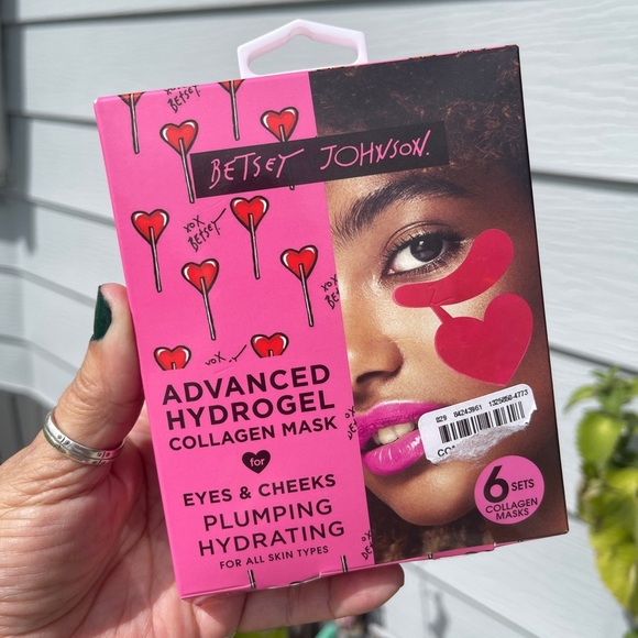 BETSEY JOHNSON Advanced Hydrogel Collagen Mask Set of 6 (total 12) - Picture 3 of 7